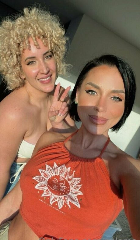 Naakte gelekte OnlyFans-foto van Paloma