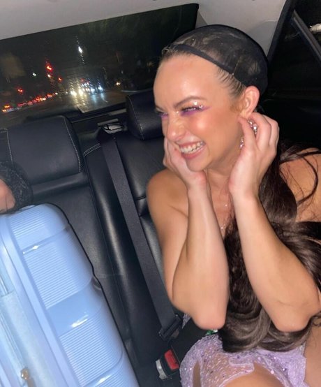 Naakte gelekte OnlyFans-foto van Abbie Chatfield