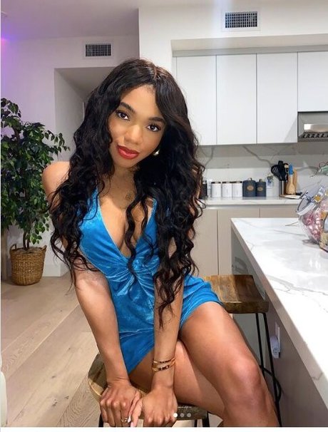 Naakte gelekte OnlyFans-foto van Teala Dunn
