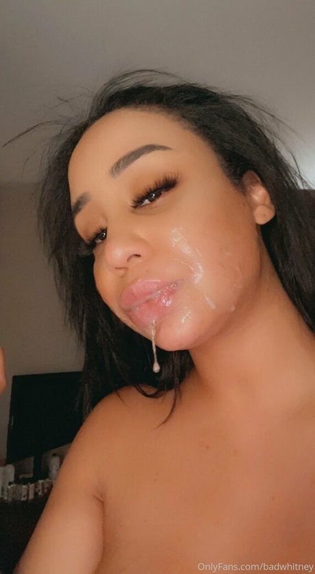 Naakte gelekte OnlyFans-foto van Badwhitney