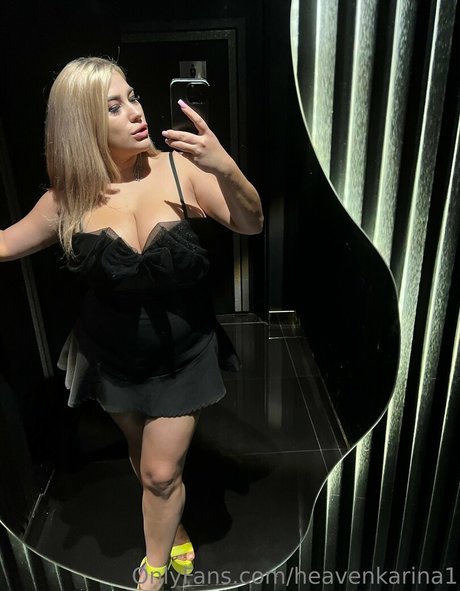 Naakte gelekte OnlyFans-foto van Heavenkarina1