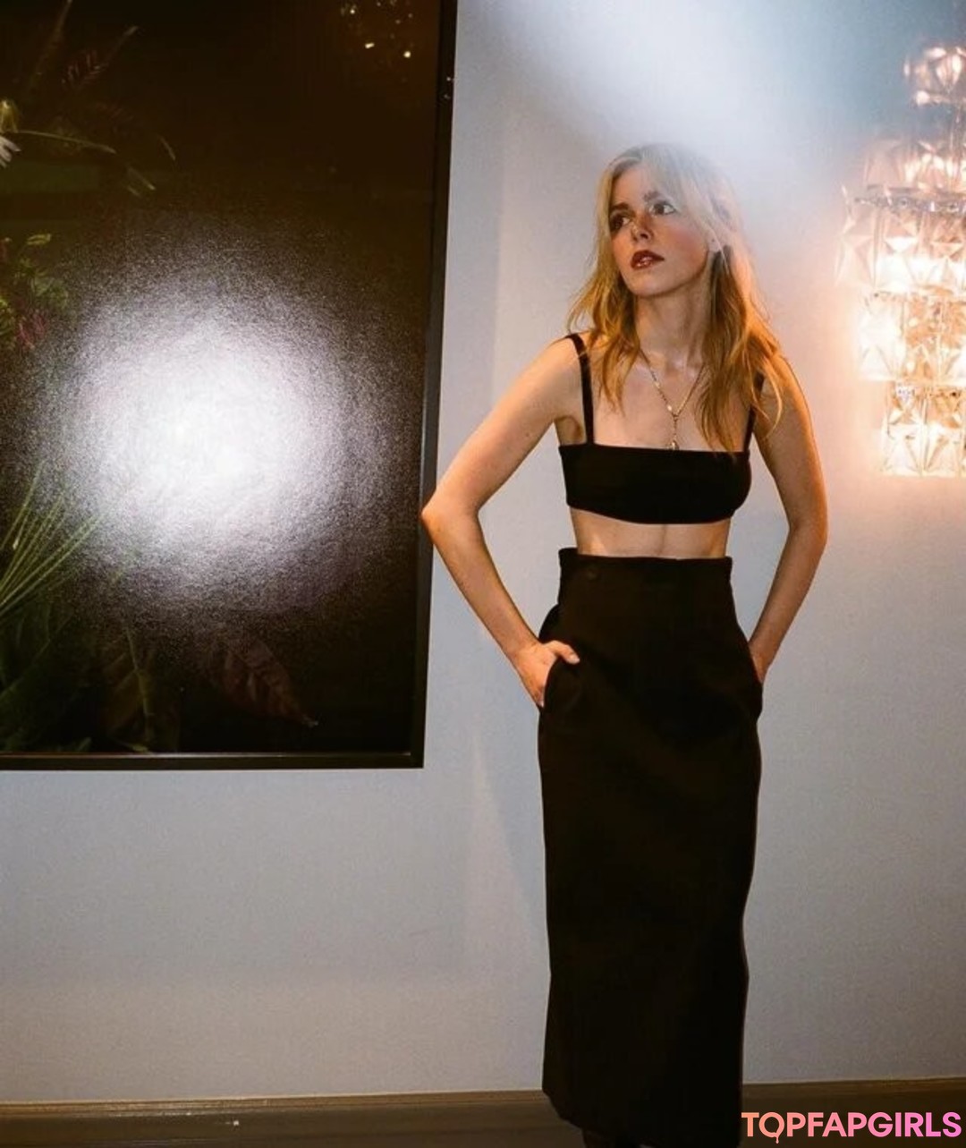 Naakte gelekte OnlyFans-foto van Kiernan Shipka #1310
