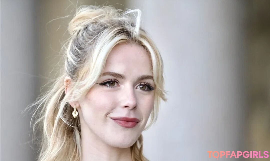 Naakte gelekte OnlyFans-foto van Kiernan Shipka #1389