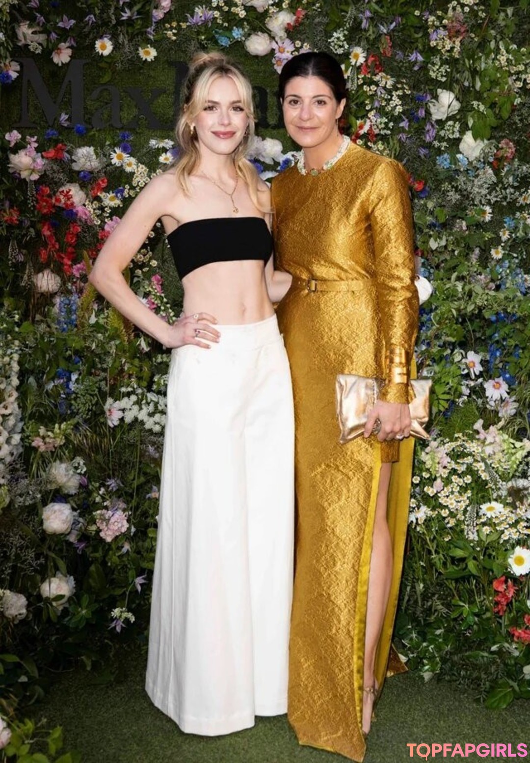 Naakte gelekte OnlyFans-foto van Kiernan Shipka #1391