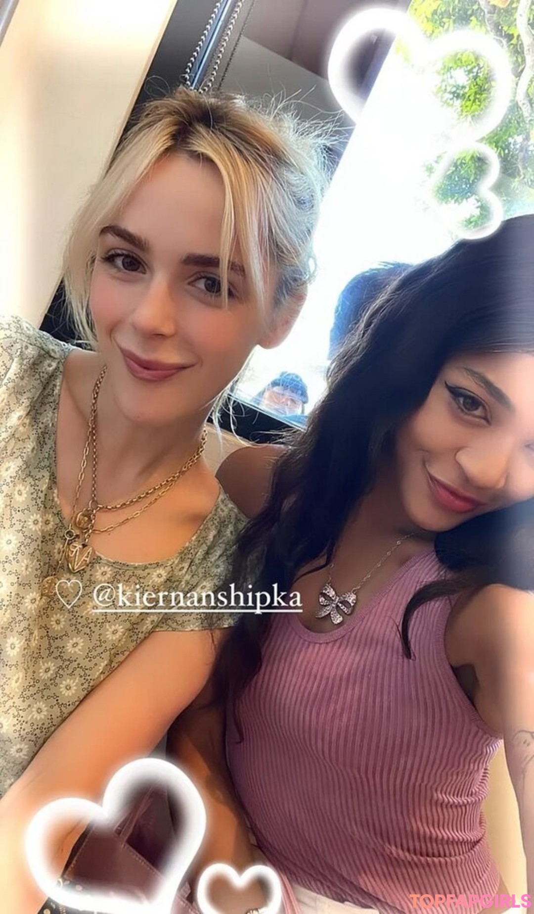 Naakte gelekte OnlyFans-foto van Kiernan Shipka #1542