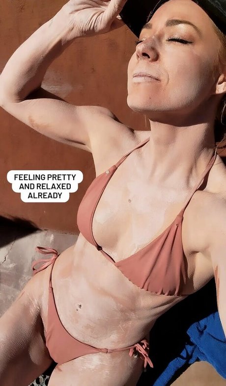 Naakte gelekte OnlyFans-foto van Nikki Leigh