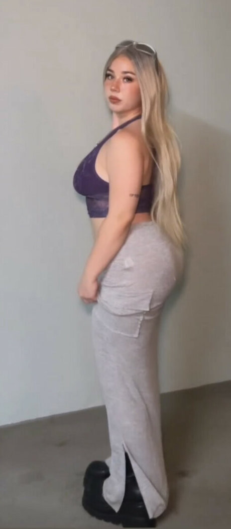 Naakte gelekte OnlyFans-foto van Luvmesumfuego