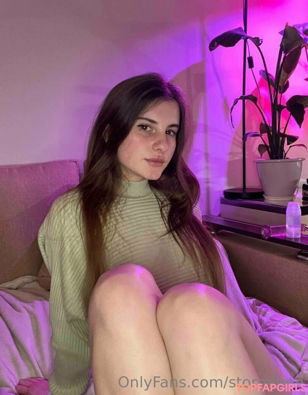 Naakte gelekte OnlyFans-foto van Stormibee #74 Naakte gelekte OnlyFans-foto van Stormibee #74