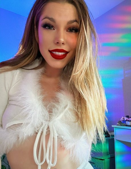 Naakte gelekte OnlyFans-foto van Tasteamethyst