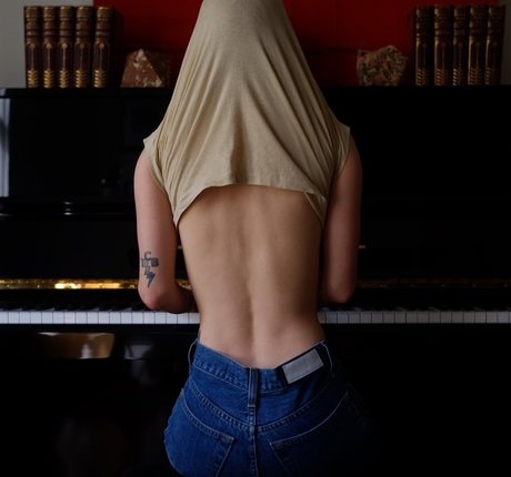 Naakte gelekte OnlyFans-foto van Hayley Williams