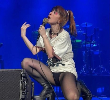 Naakte gelekte OnlyFans-foto van Hayley Williams