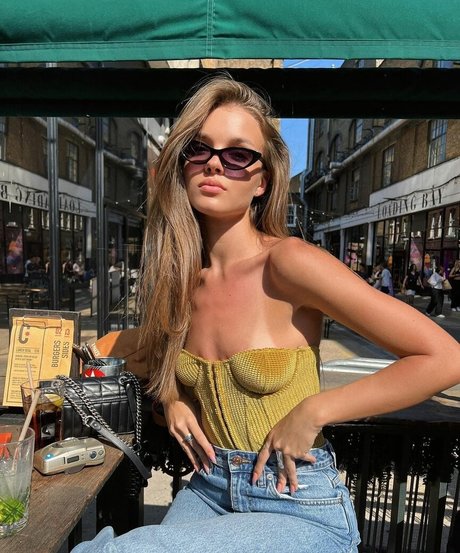 Naakte gelekte OnlyFans-foto van Anna Zak