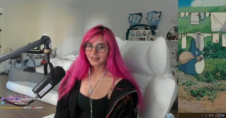 Naakte gelekte OnlyFans-foto van Noodlenom