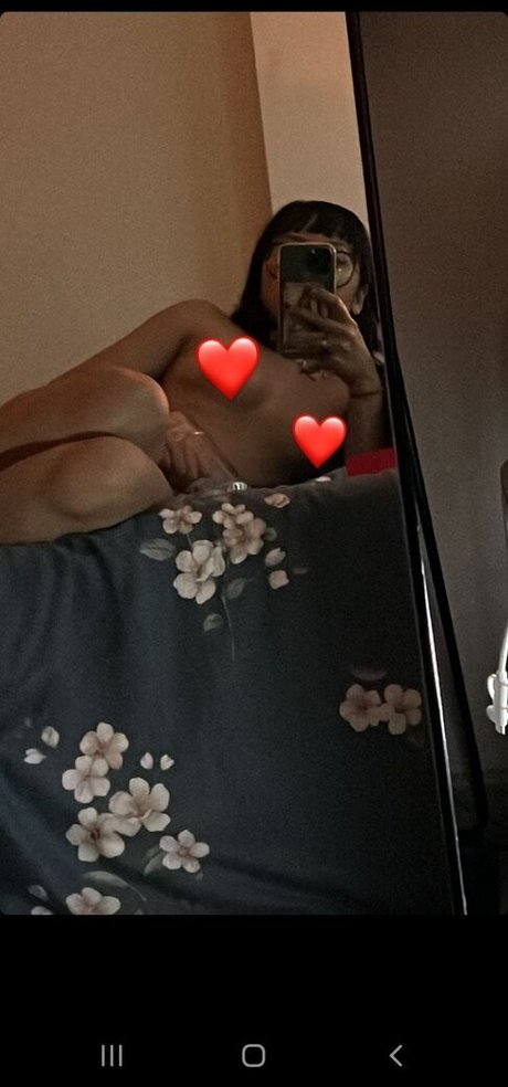 Naakte gelekte OnlyFans-foto van Babyskii