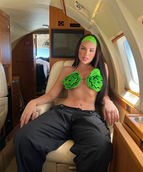Naakte gelekte OnlyFans-foto van Vivi Wanderley