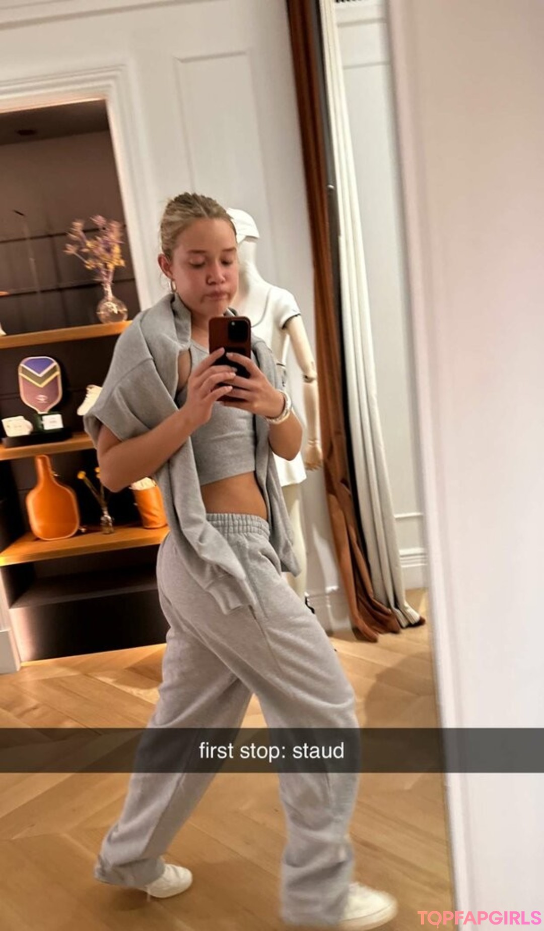 Naakte gelekte OnlyFans-foto van Olivia Ponton #1070