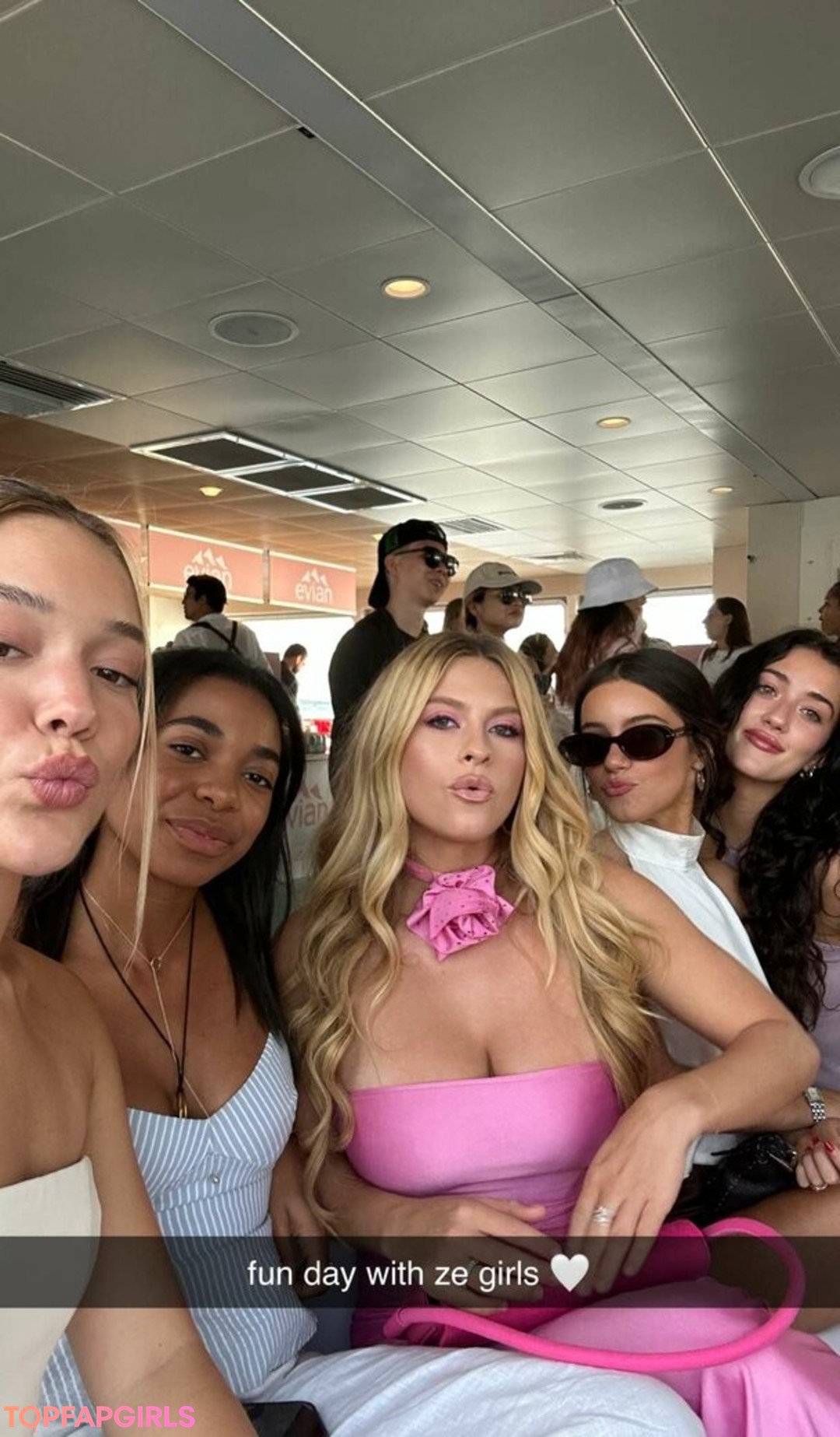 Naakte gelekte OnlyFans-foto van Olivia Ponton #1089