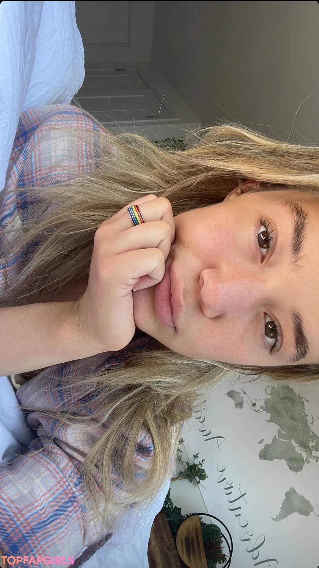Naakte gelekte OnlyFans-foto van Olivia Ponton #1130