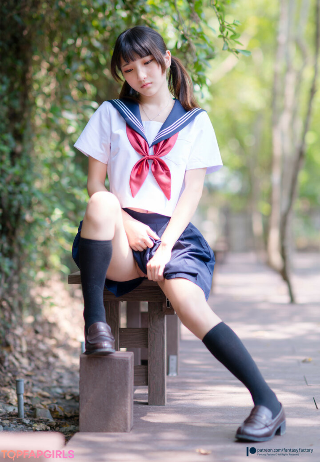 Naakte gelekte OnlyFans-foto van Fantasy Factory #1077