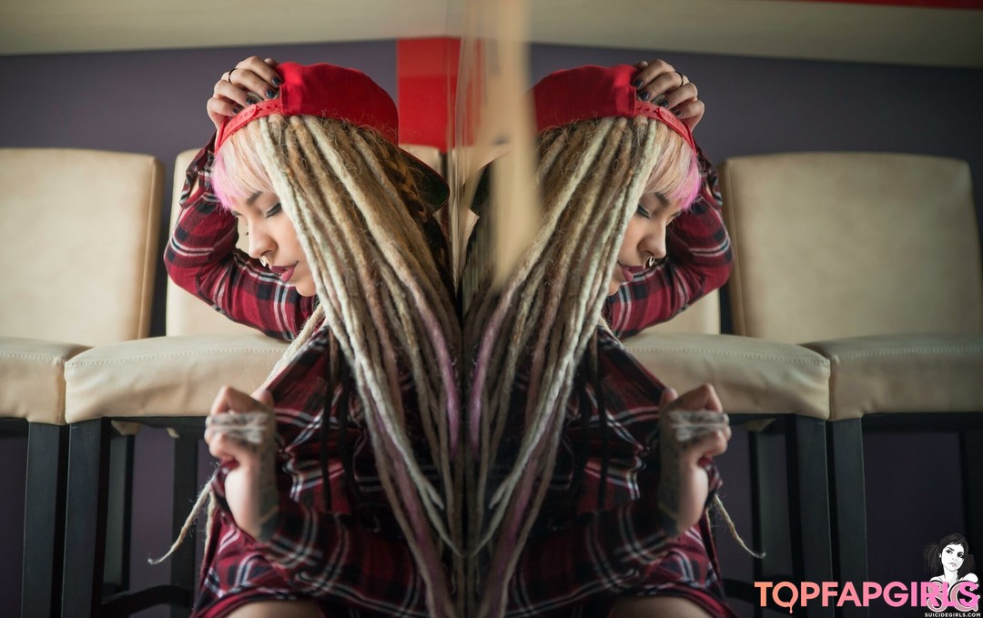 Naakte gelekte OnlyFans-foto van Fishball Suicide #1035