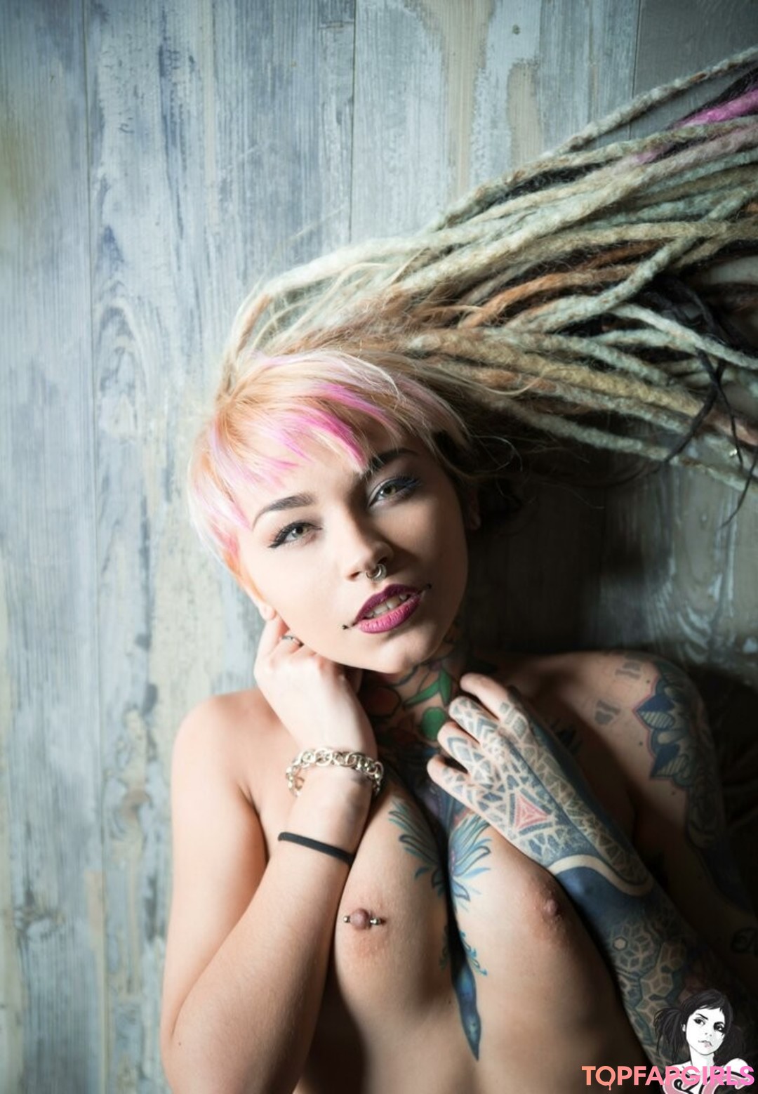 Naakte gelekte OnlyFans-foto van Fishball Suicide #1071