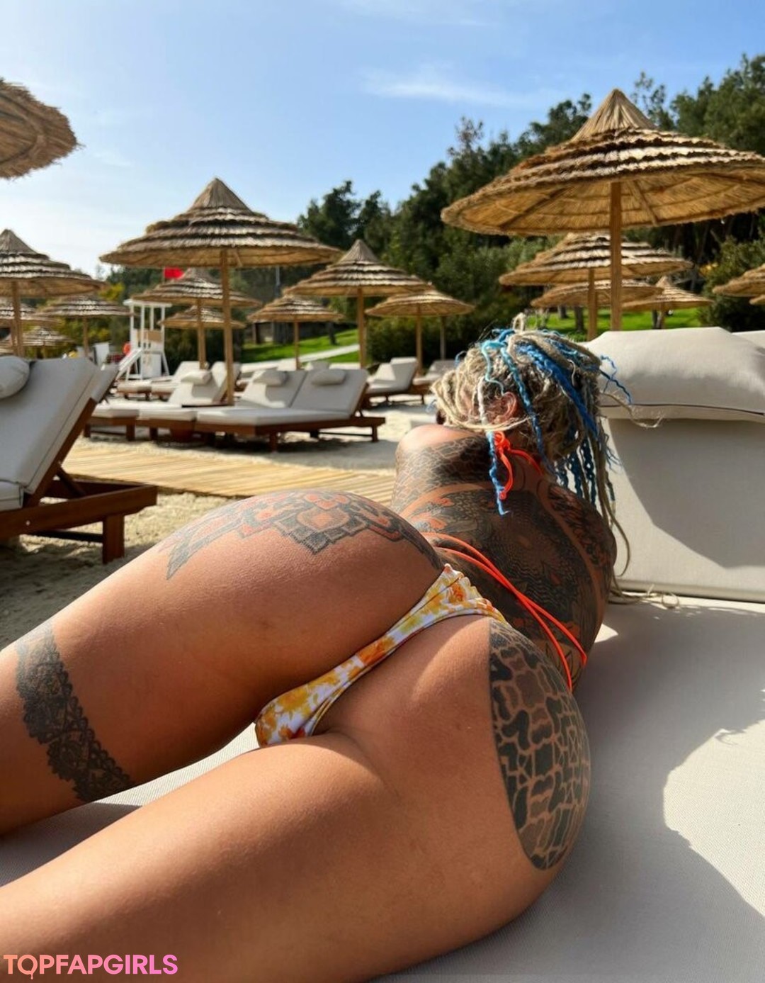 Naakte gelekte OnlyFans-foto van Fishball Suicide #1170