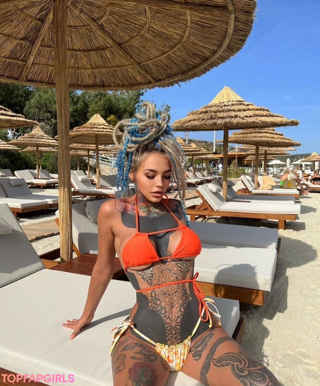 Naakte gelekte OnlyFans-foto van Fishball Suicide #1176