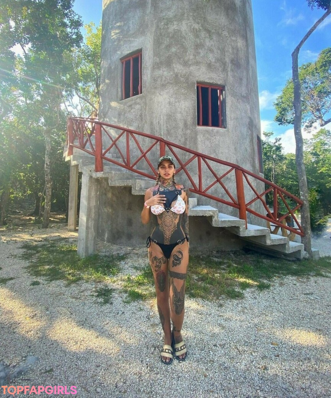 Naakte gelekte OnlyFans-foto van Fishball Suicide #1269