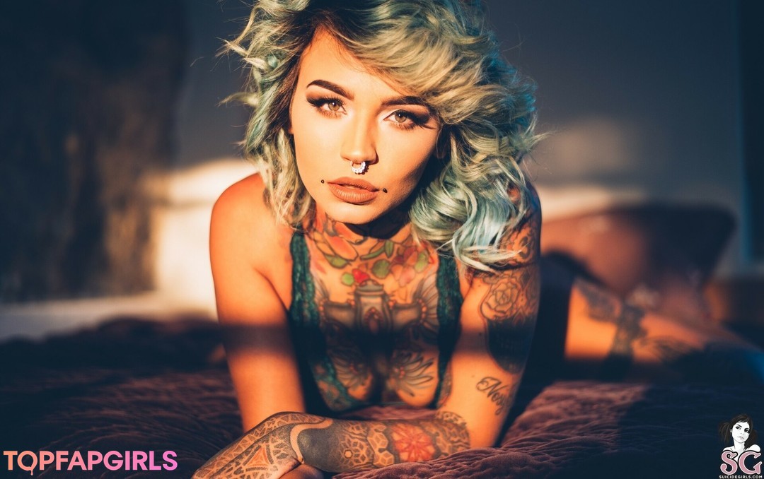 Naakte gelekte OnlyFans-foto van Fishball Suicide #1470