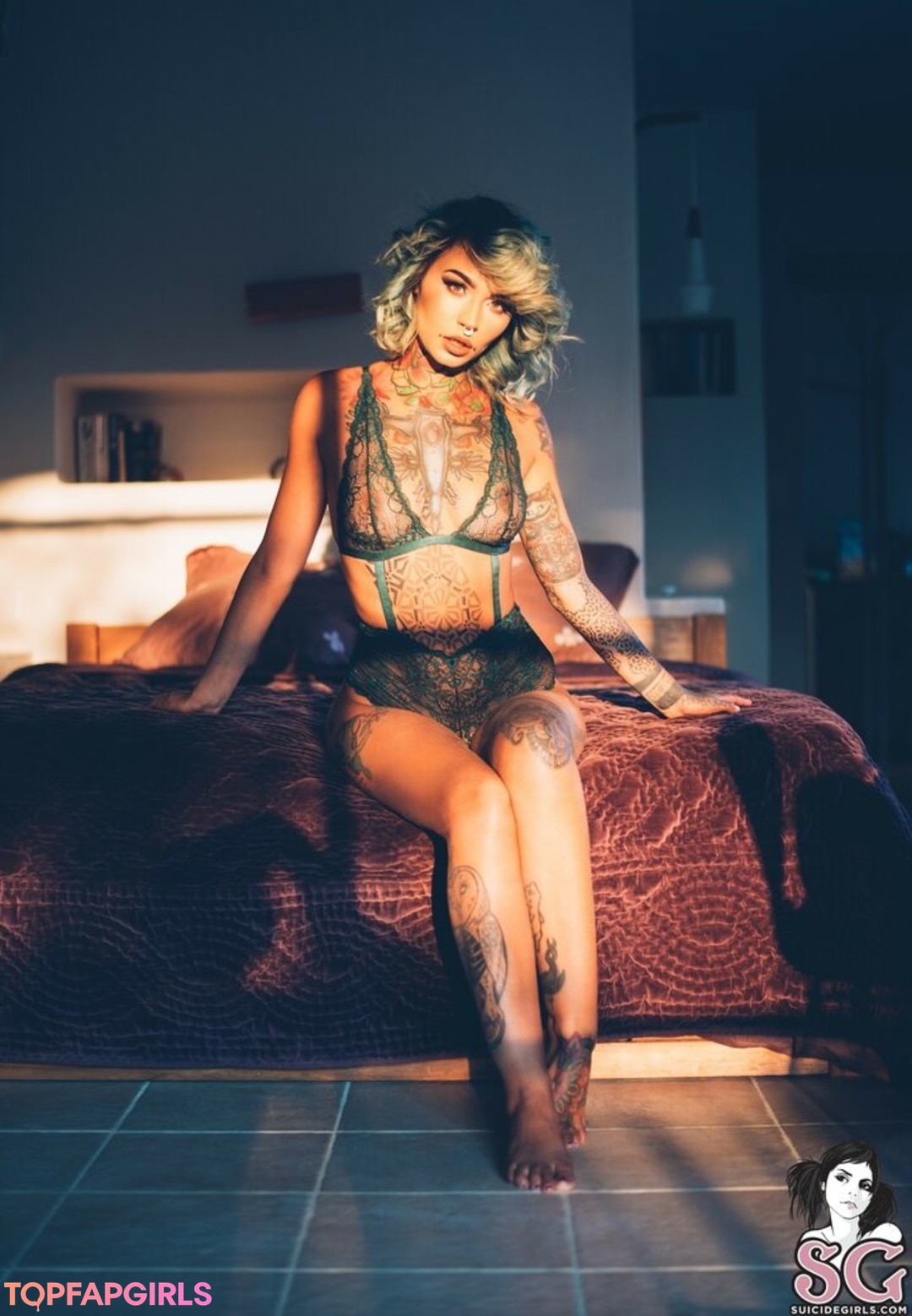 Naakte gelekte OnlyFans-foto van Fishball Suicide #1491