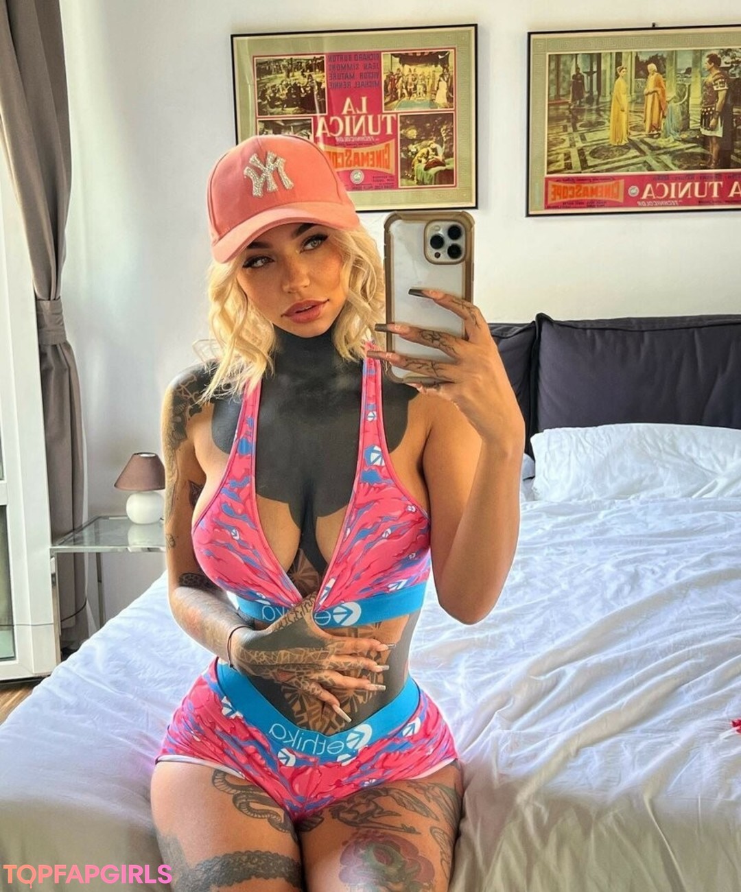 Naakte gelekte OnlyFans-foto van Fishball Suicide #1637