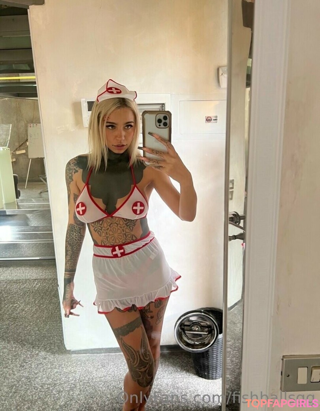 Naakte gelekte OnlyFans-foto van Fishball Suicide #1644