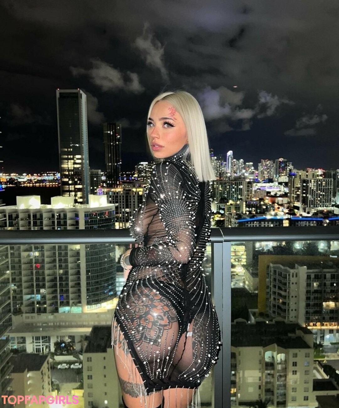 Naakte gelekte OnlyFans-foto van Fishball Suicide #1671