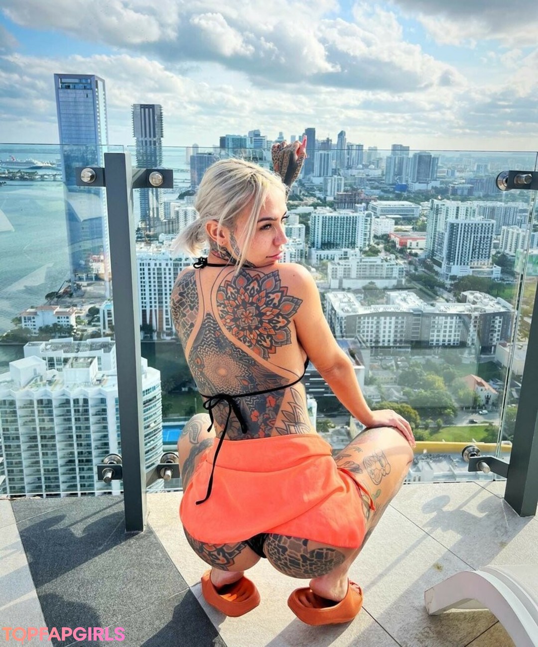 Naakte gelekte OnlyFans-foto van Fishball Suicide #1683