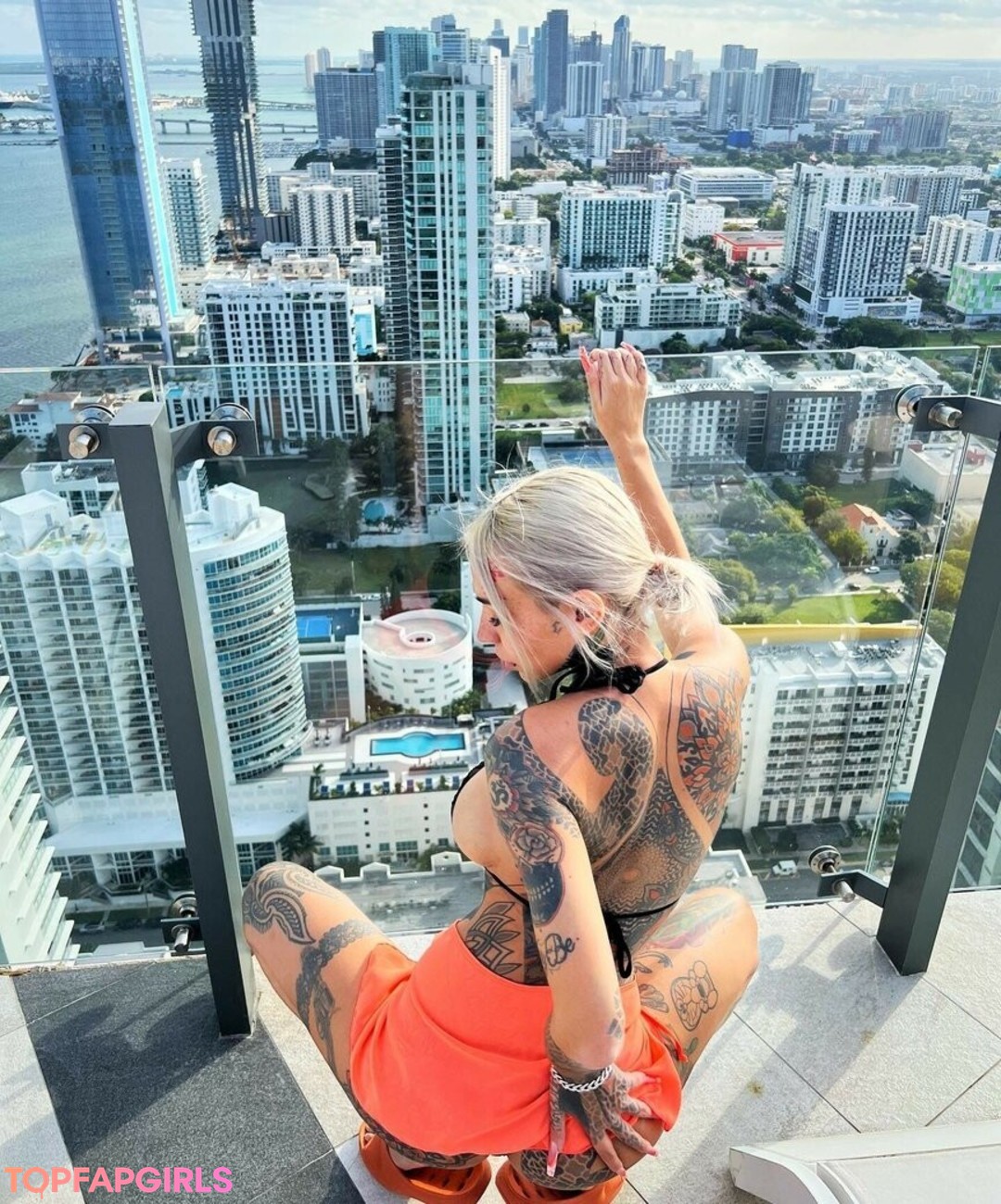 Naakte gelekte OnlyFans-foto van Fishball Suicide #1685