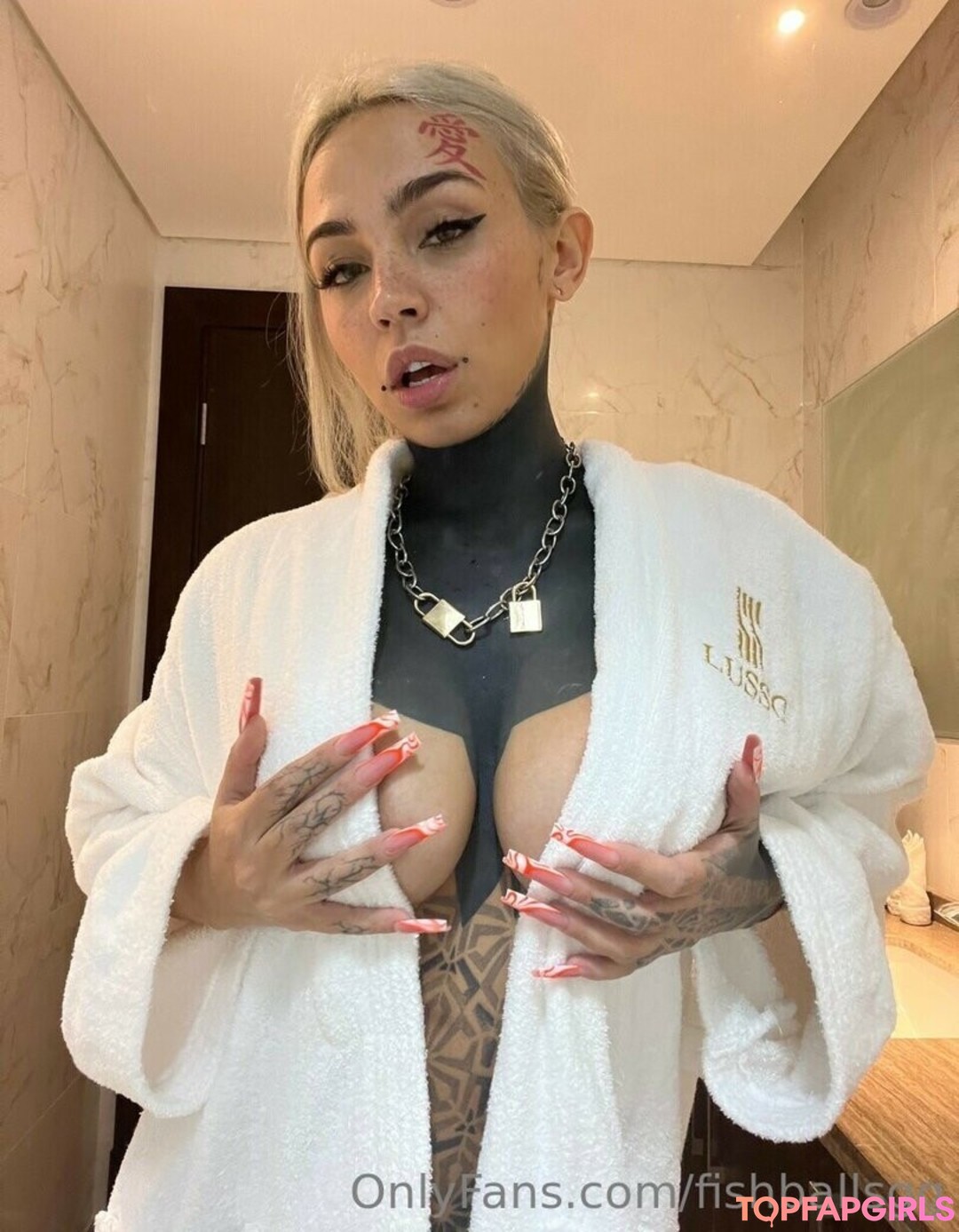Naakte gelekte OnlyFans-foto van Fishball Suicide #1743