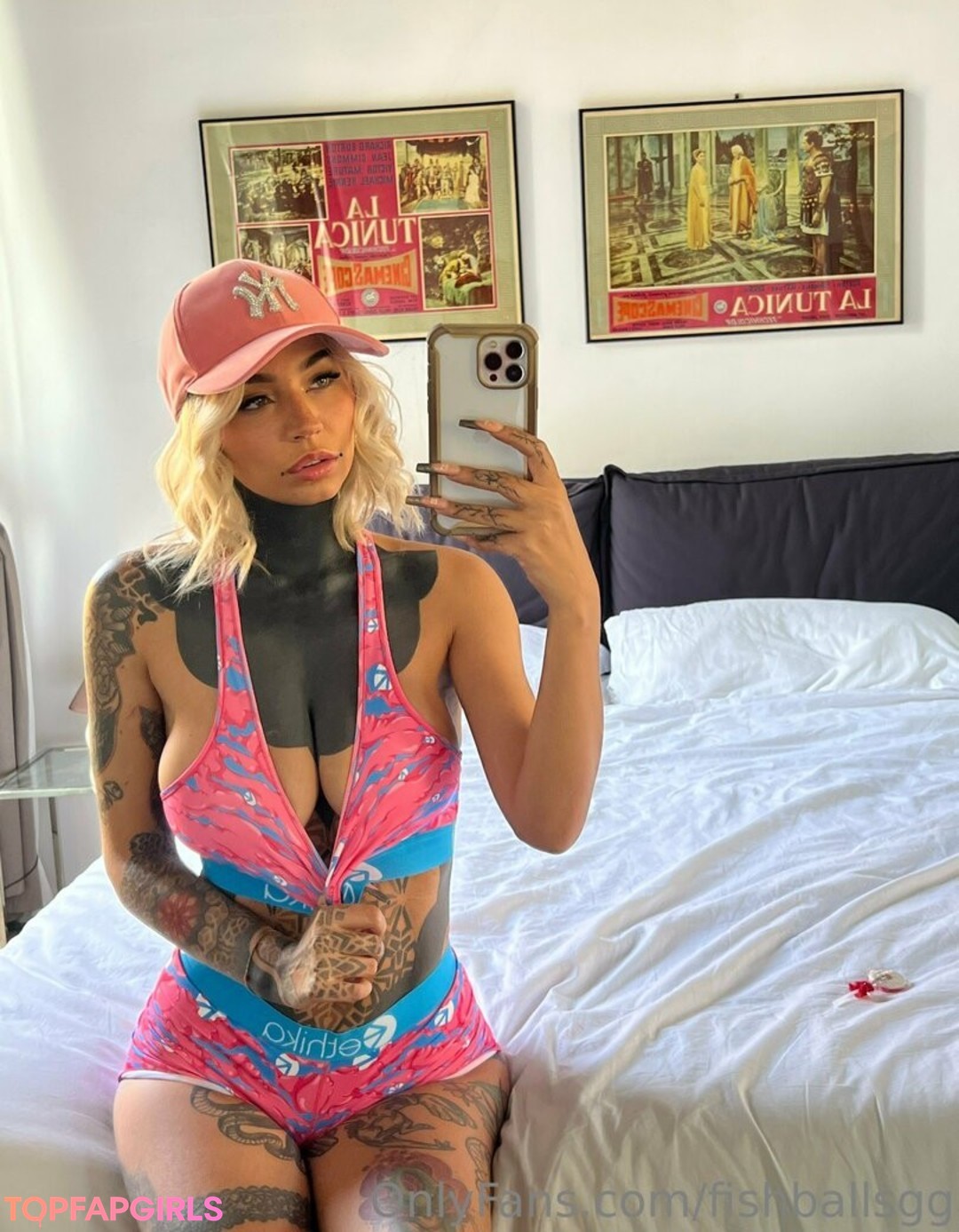 Naakte gelekte OnlyFans-foto van Fishball Suicide #1745