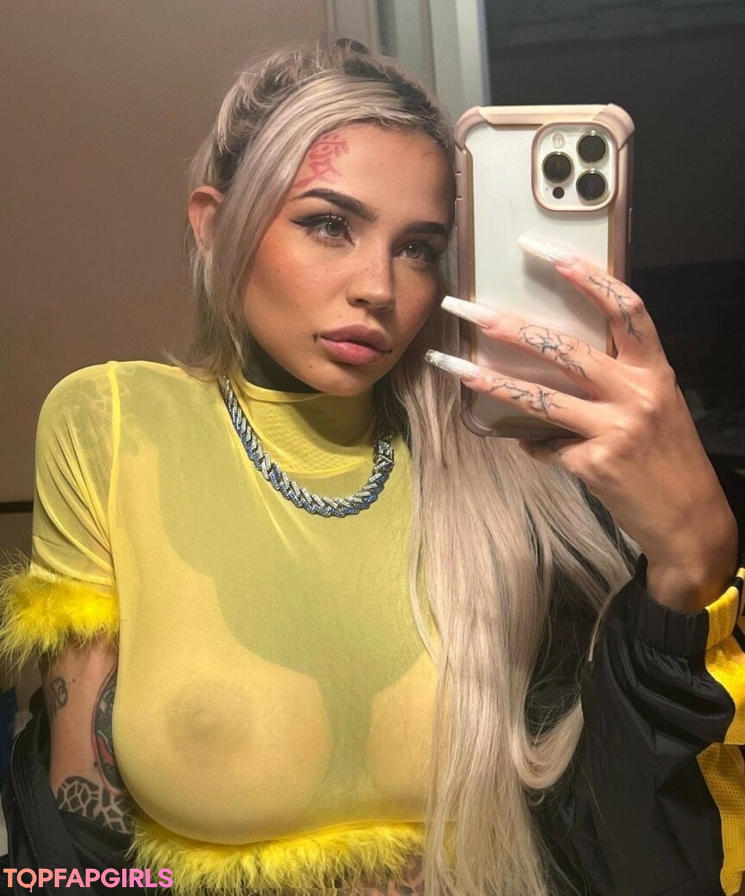 Naakte gelekte OnlyFans-foto van Fishball Suicide #1750
