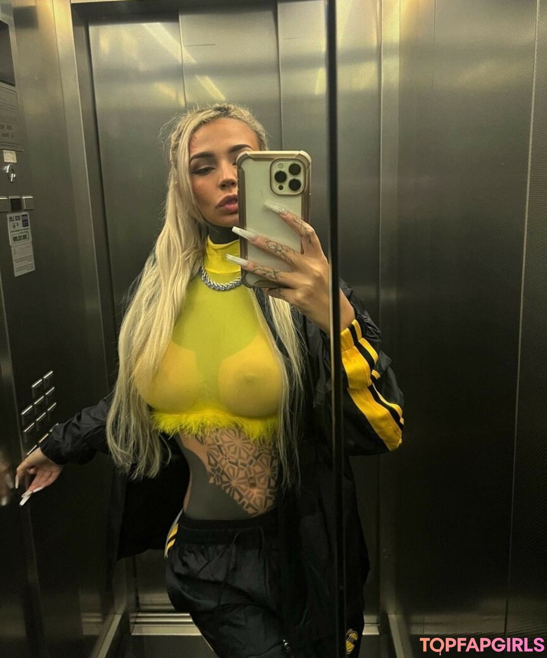 Naakte gelekte OnlyFans-foto van Fishball Suicide #1752