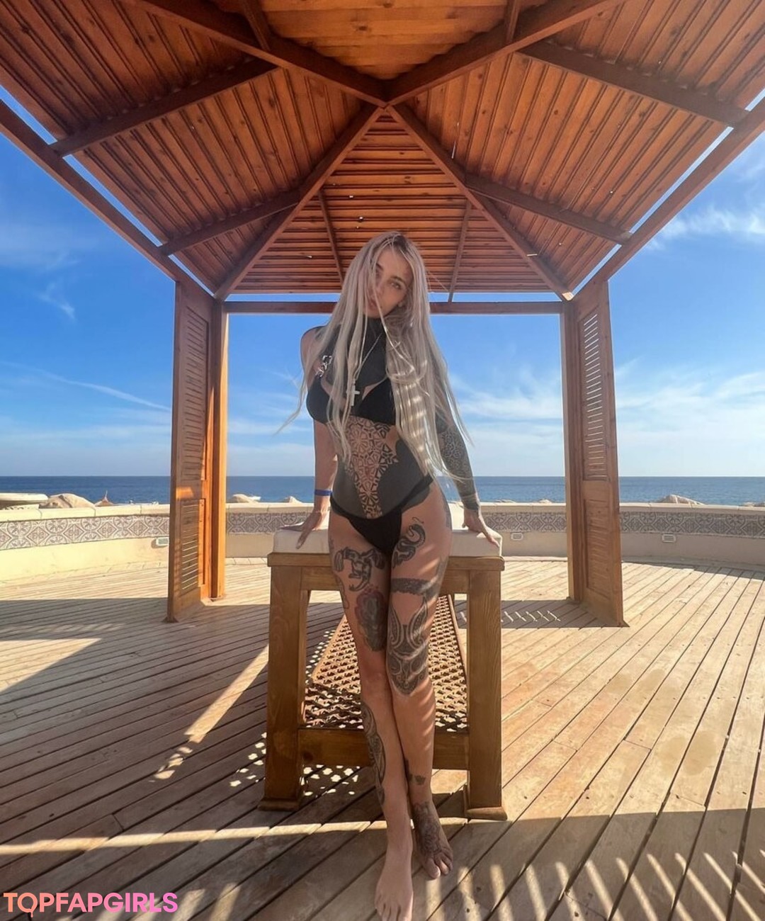 Naakte gelekte OnlyFans-foto van Fishball Suicide #1842