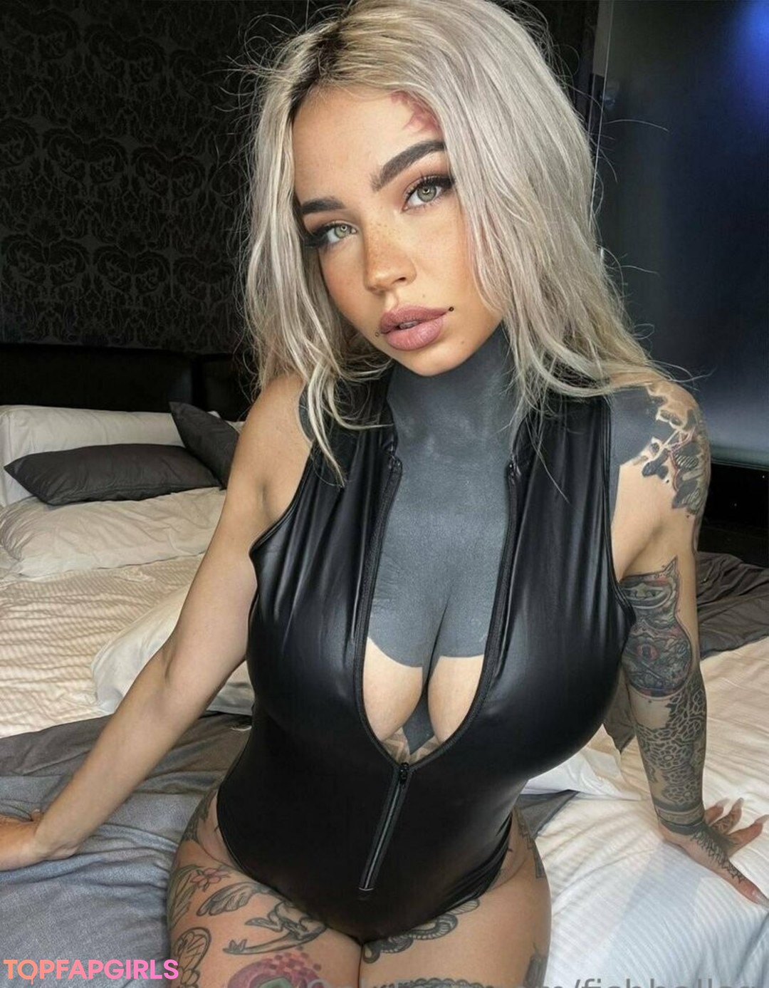 Naakte gelekte OnlyFans-foto van Fishball Suicide #1873