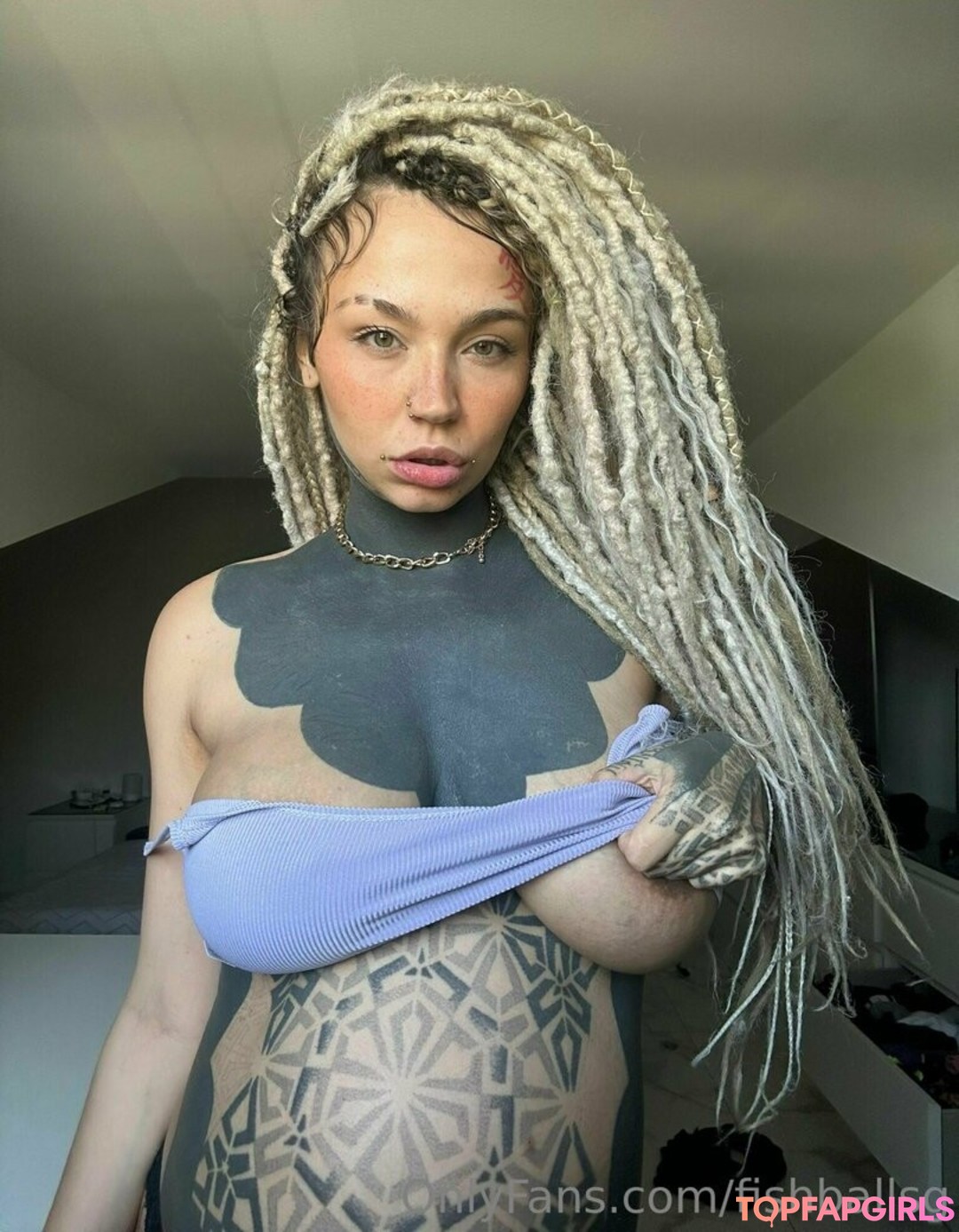 Naakte gelekte OnlyFans-foto van Fishball Suicide #1994