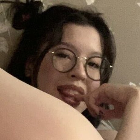 Naakte gelekte OnlyFans-foto van Lezzy Bunny Asmr