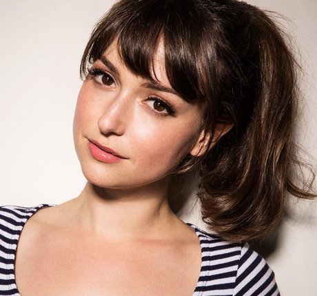 Naakte gelekte OnlyFans-foto van Milana Vayntrub