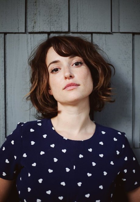 Milana Vayntrub