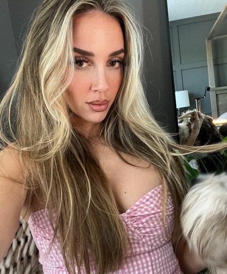 Naakte gelekte OnlyFans-foto van Chelsea Green