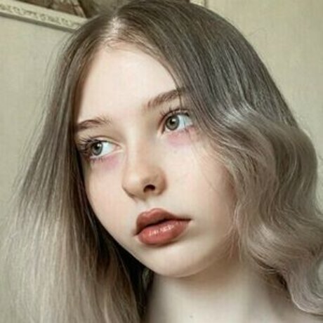 Naakte gelekte OnlyFans-foto van Anastasia Shchelokova