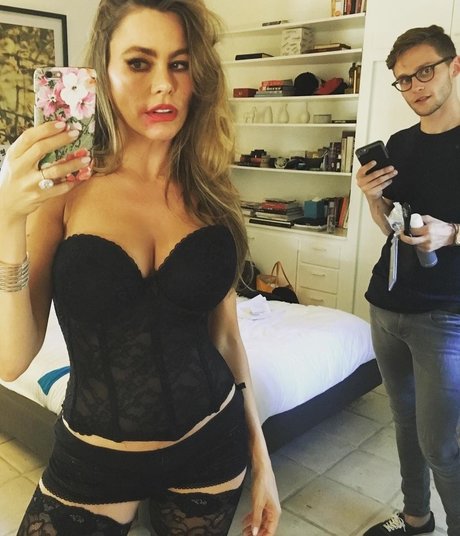 Naakte gelekte OnlyFans-foto van Sofia Vergara