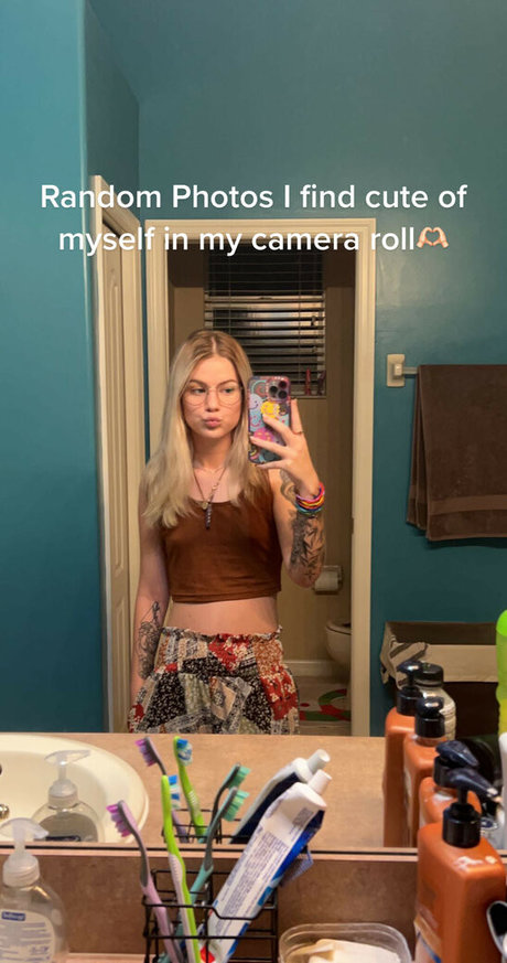 Naakte gelekte OnlyFans-foto van Gingiehippie