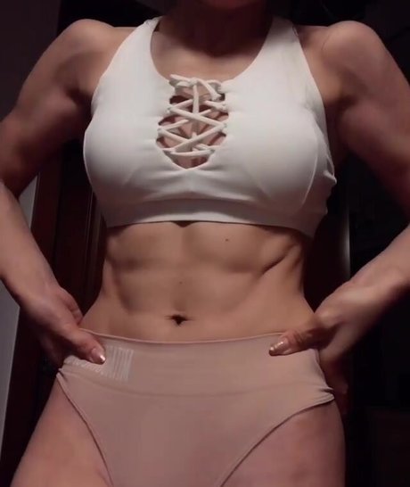 Naakte gelekte OnlyFans-foto van Yuan Herong